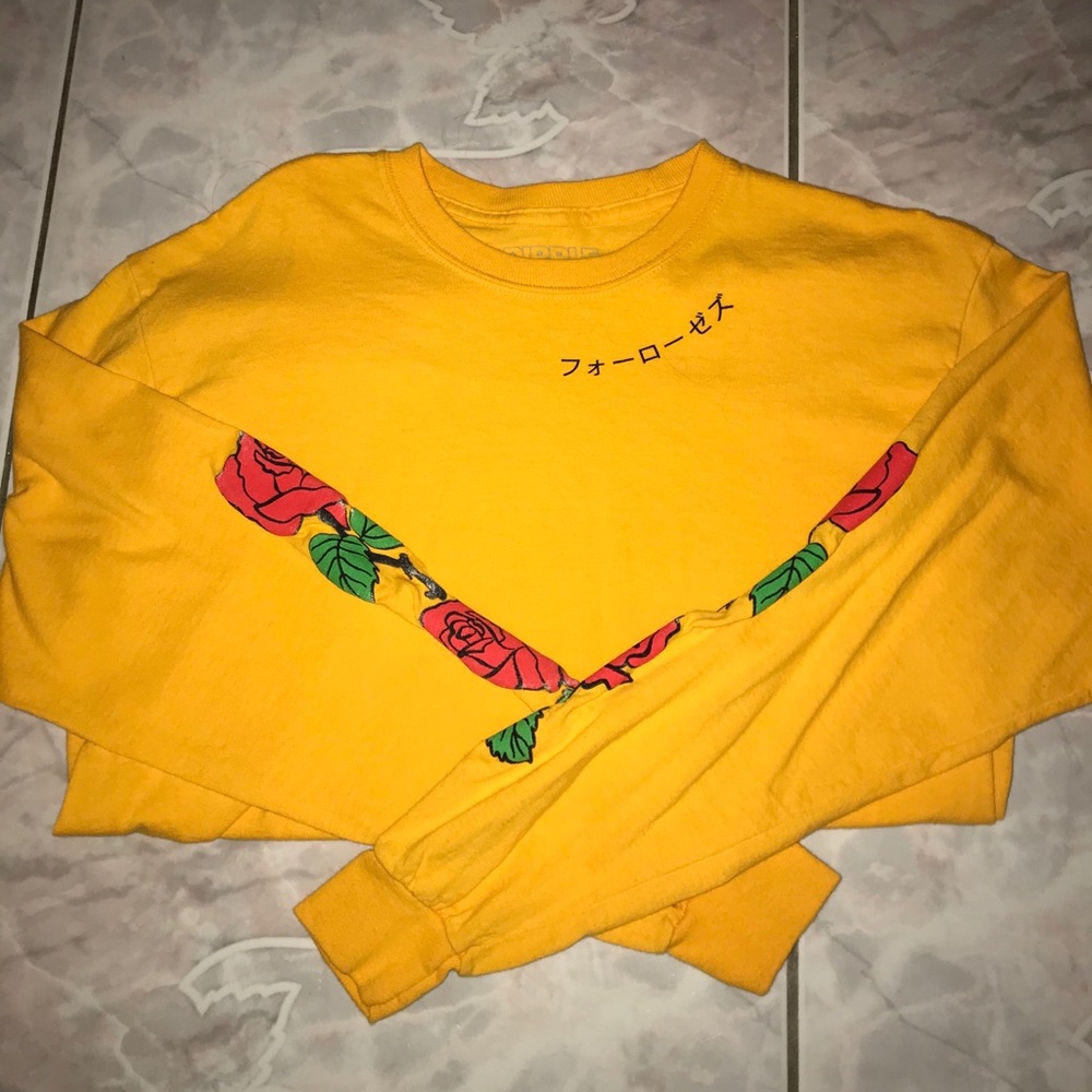 Yellow Rose Sleeve Tee